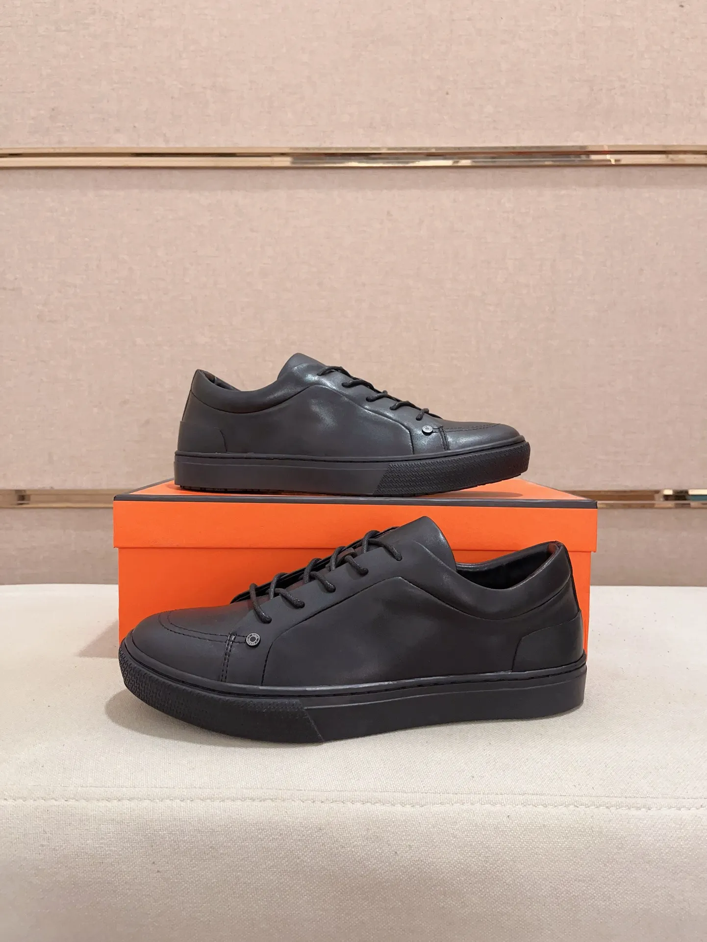 Men's clothing and shoes💰: 400💰《HERMES》【Classic Original Version】Hermès; Top 🔝 Purchasing Agency 🔍🔍Latest 🇺🇸Sold simultaneously at counters, original imported from Italy ▲▲Cow leather▲ ▲Exquisite workmanship (Italian 🇮🇹imported water-dyed 🐂cowhide lining) sole: original sole provided by the original factory, ⚠️exclusive double-layer activity·TPR·rubber·combined molded outsole; Code number: 36-44 (45/46 can be customized, non-refundable)